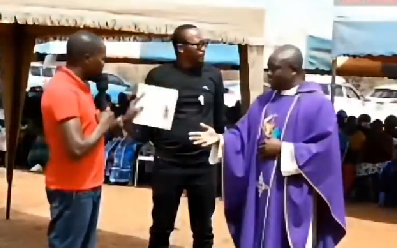 Makueni funeral disrupted after mourners clash with priest over condolence time