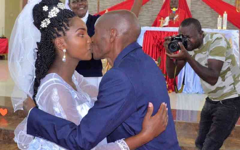 Silent vows as deaf couple weds