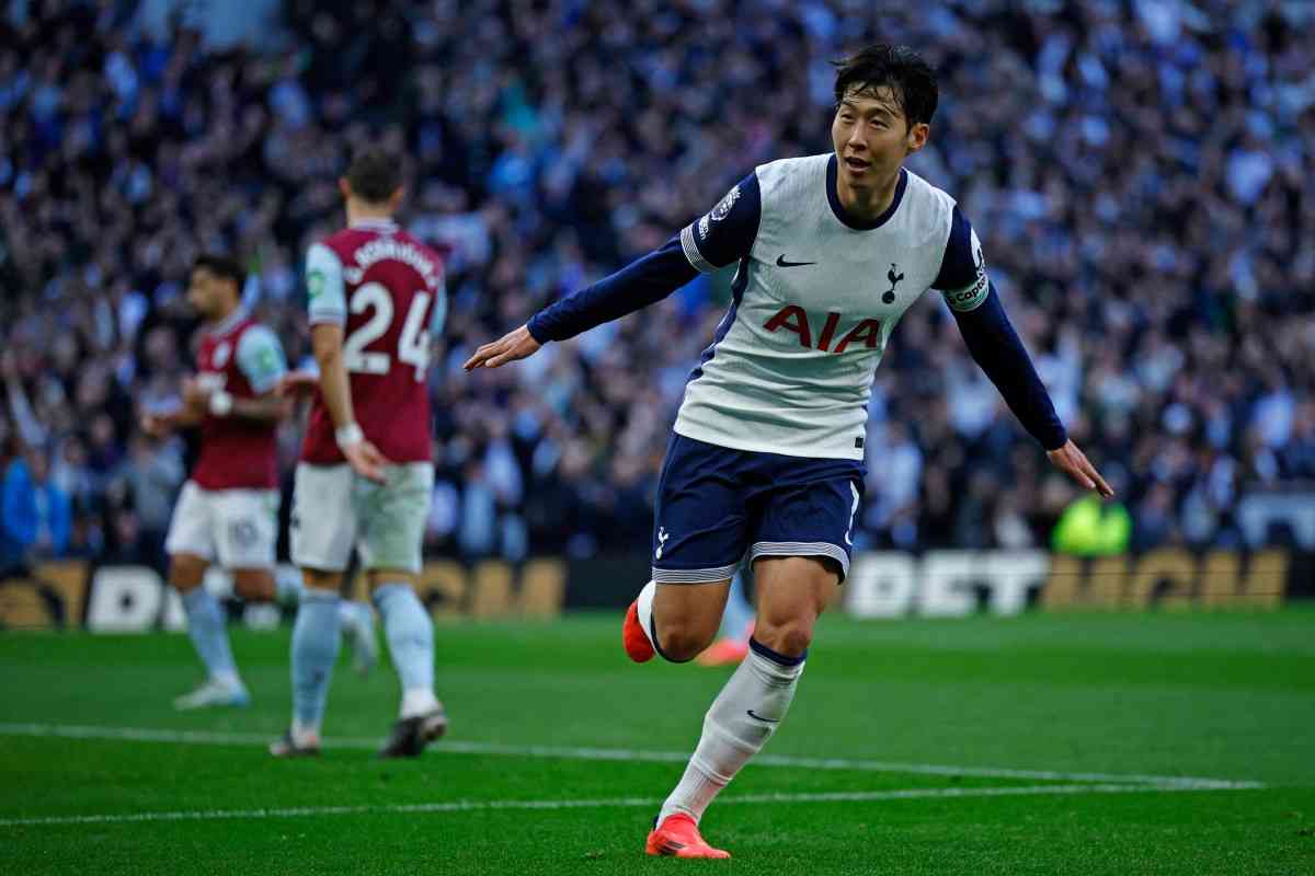 Spurs destroy West Ham in eight-minute blitz