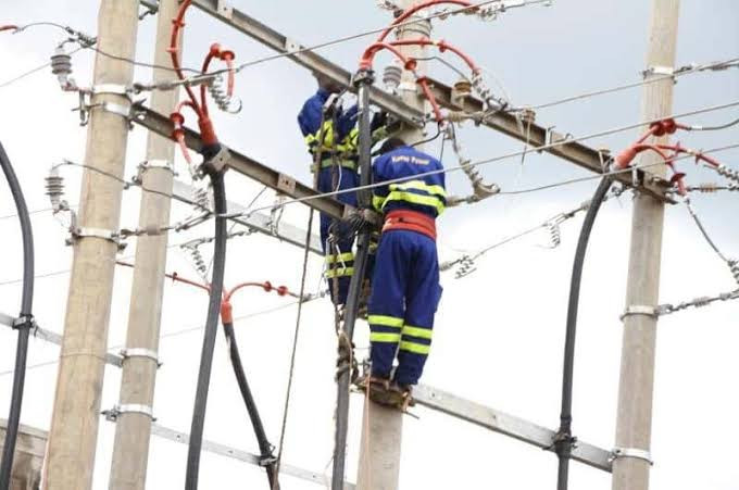 Kenyans spend longer in the dark as power reliability drops