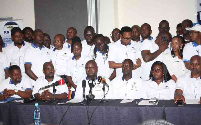 Nurses' union extends strike notice for 30 days as talks open
