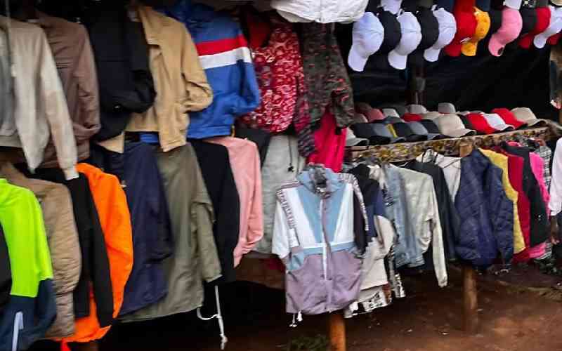 Walkways become new informal marketplaces