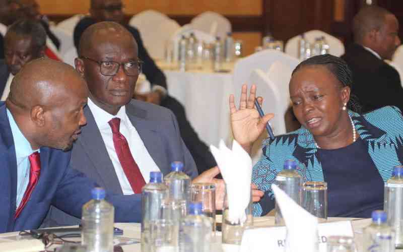 Governors fault Treasury for n...