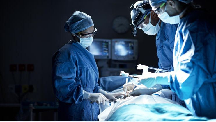 US surgeons perform world's first bladder transplant