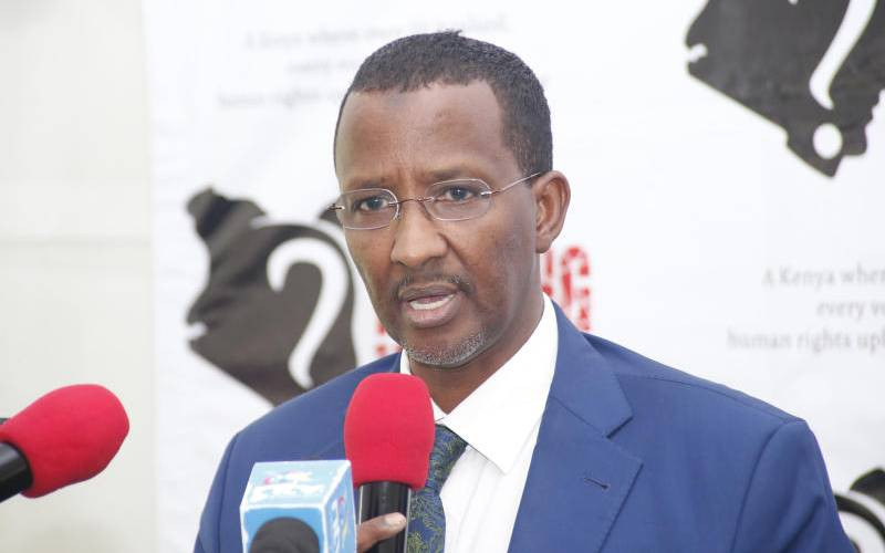 IPOA condemns mob attack on po...