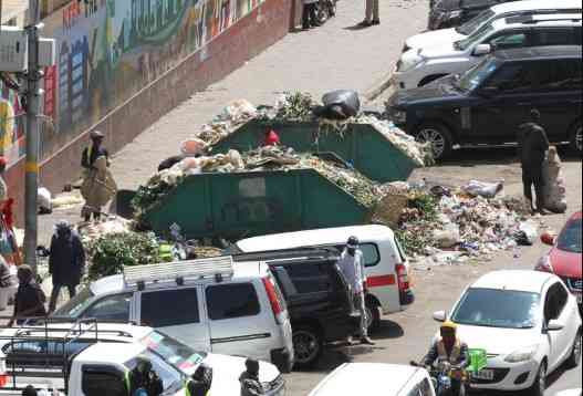 Return of garbage: City choking in filth