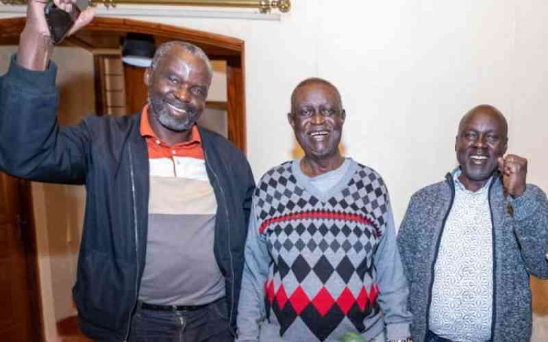 Oburu hosts Senators at Nairobi home as he recovers