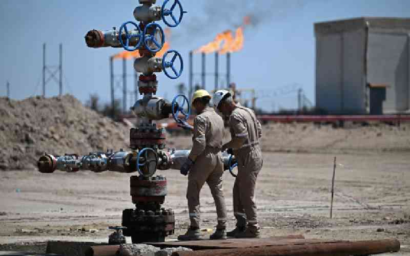 Trump tightens sanctions on Iran-China oil trade