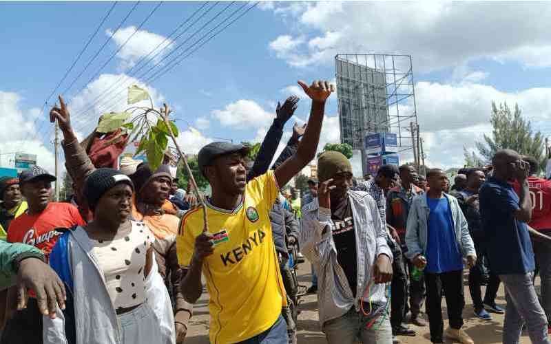 Residents block Eldoret highway to protest accident at Kapseret