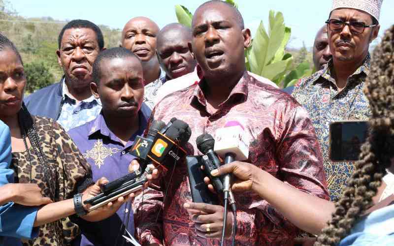 Kioni, Murathe suspended as 30 Jubilee members quit opposition