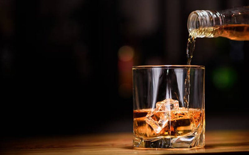 France bans alcohol at state events as heatwave triggers red alert