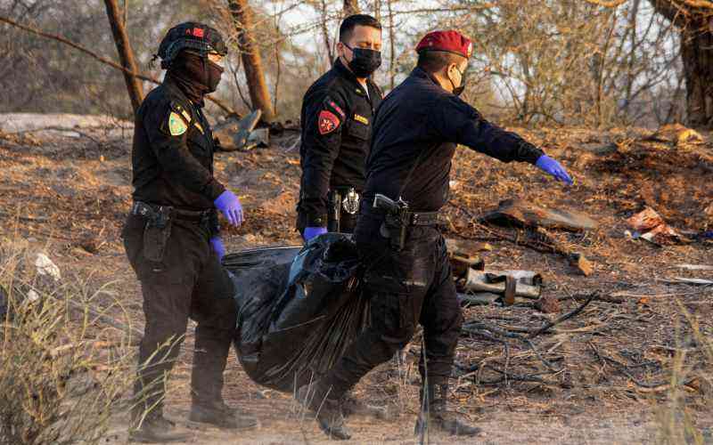 13 dead after small tourist plane crashes in Peru