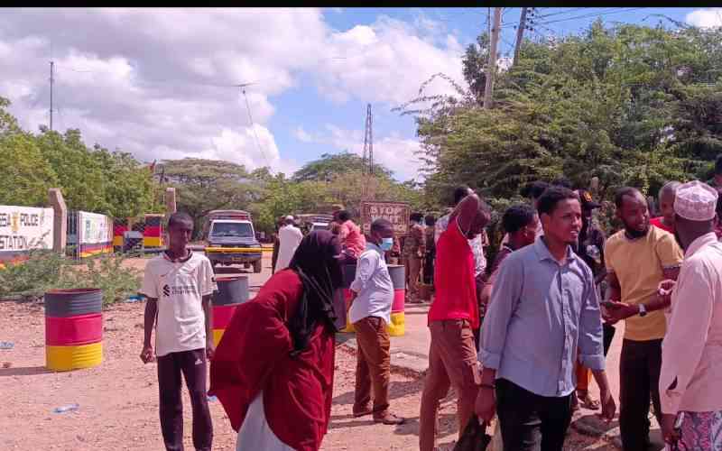 Uproar in Garissa after protesters bring body to police station, accuse officers of killing