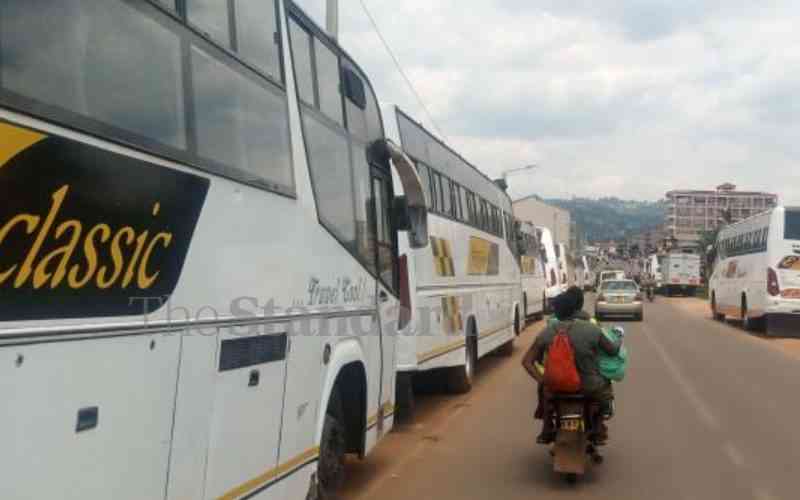 Transport paralysis as anxious Kenyans await poll results