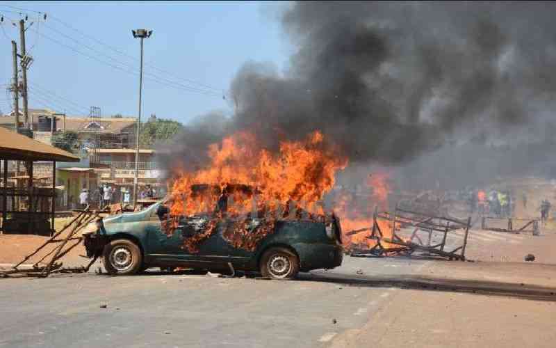 University students protests against insecurity