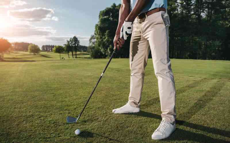 Economics of heroism: Can we learn from golf and athletics?