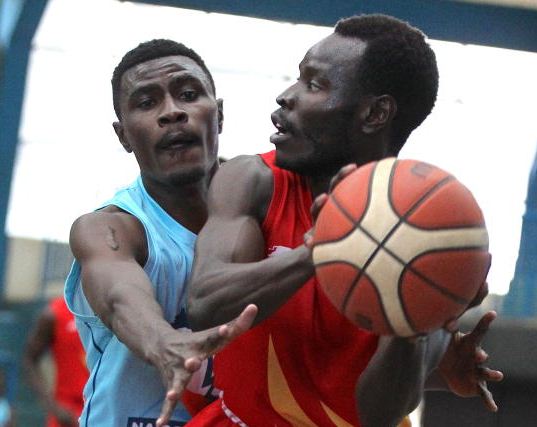 Sharp Strathmore Blades set early pace in league title race
