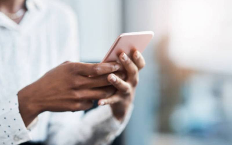 5 ways mobile banking can help you manage your money better in 2023
