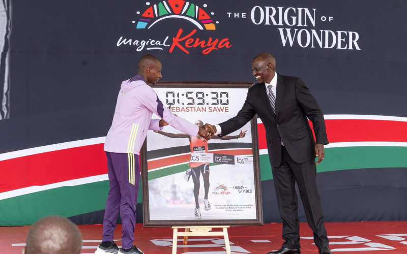 Ruto rewards Sawe Sh8m, car for breaking London marathon record
