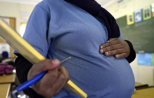 Survey shows drop in teenage pregnancies, rise in single moms
