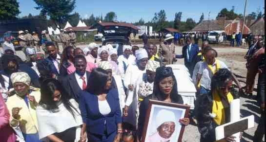 Family pays glowing tributes to Mukami Kimathi at burial
