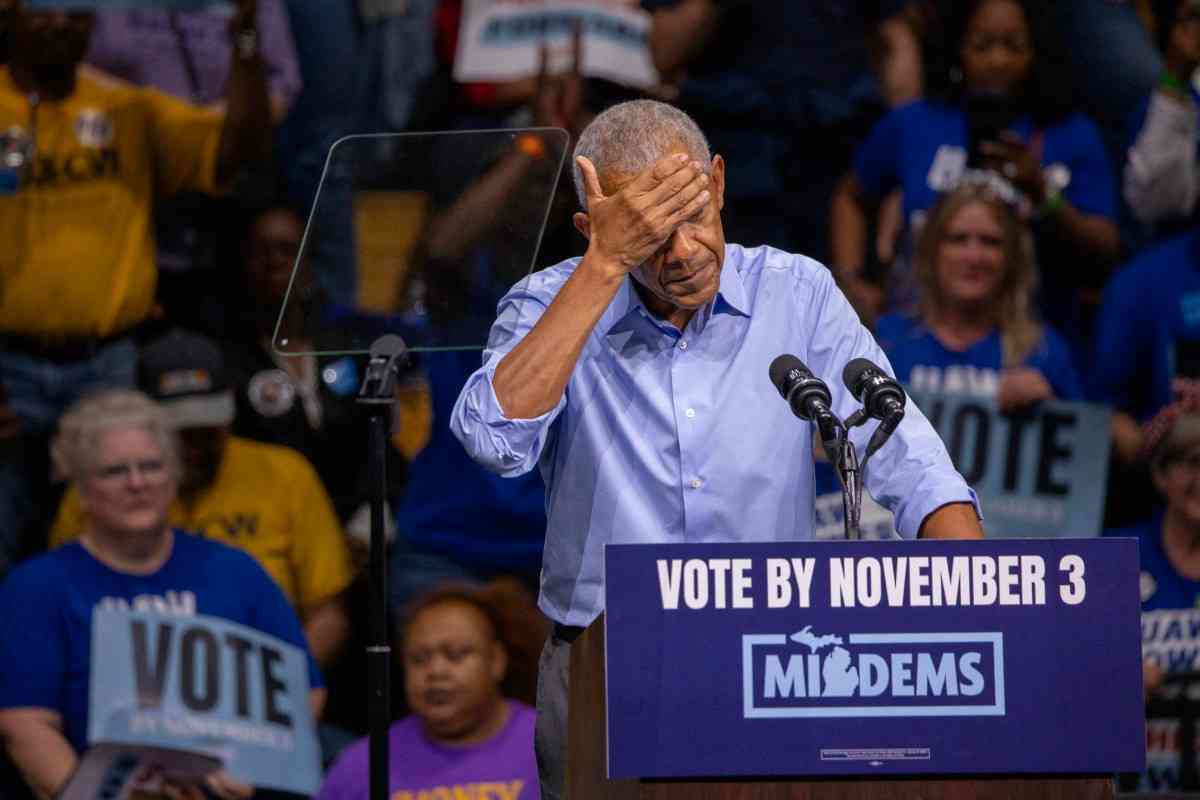 Obama blasts Trump's 'chaos and cruelty' while campaigning for Democrats