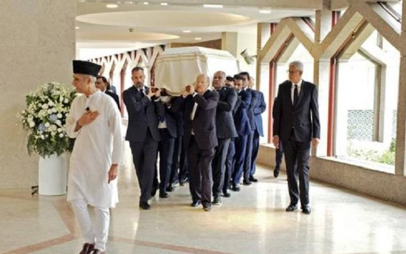 Prince Rahim Aga Khan V takes over as father gets final salute