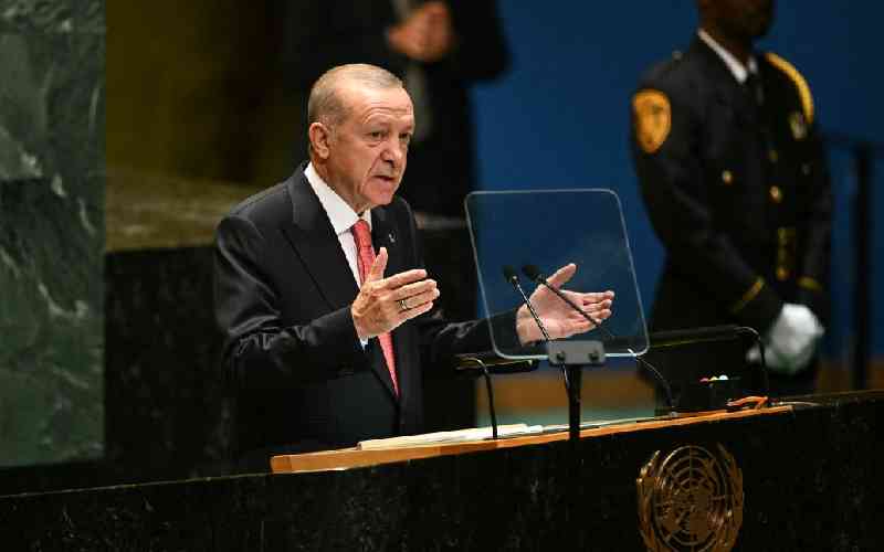 Turkey's Erdogan blasts UN, Is...