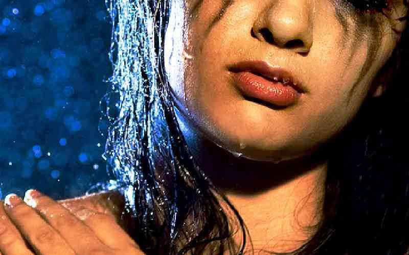 Heavy rains and make-up: The dos and don'ts