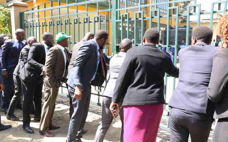 Nakuru lawyers protest restricted access to courts