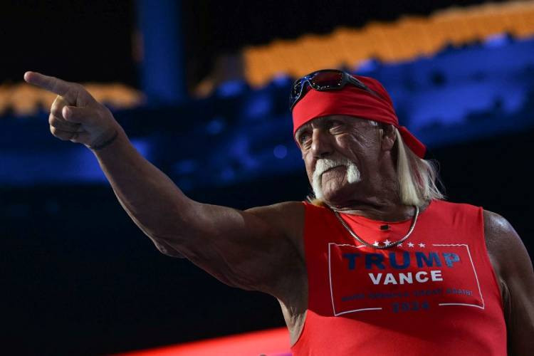 Pro wrestling legend Hulk Hogan dead at 71
