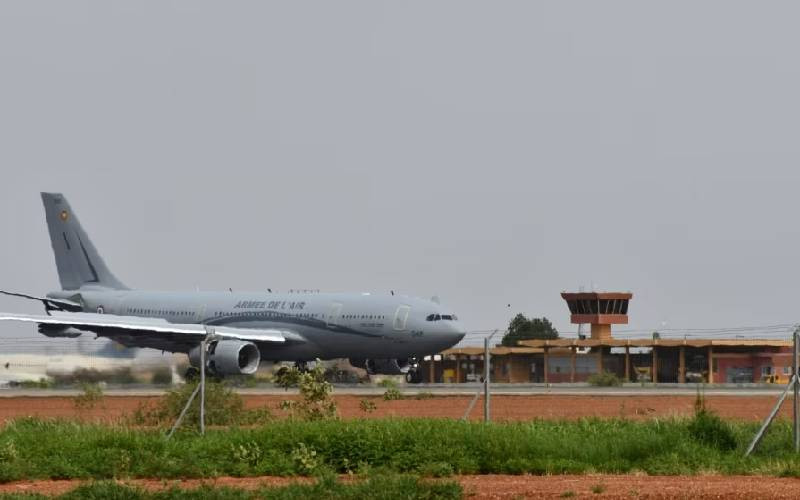 Niger closes airspace as it refuses to reinstate President