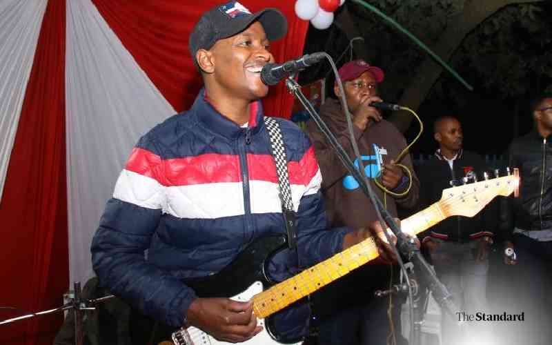 Samidoh goes from keeping exes coming back for more to serenading bandits