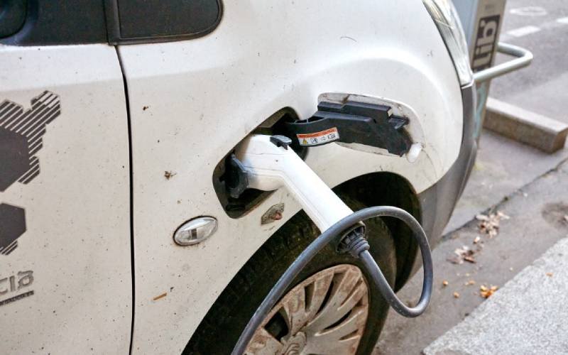 Tesla loses EV crown to China's BYD in 2025 as sales slip