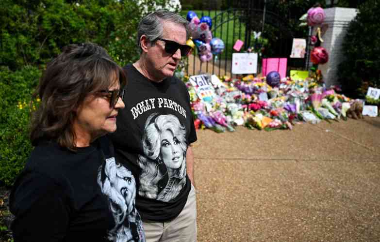 Flags lowered across US for country music legend Dolly Parton