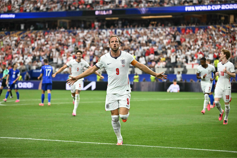 Kane scores twice as England beat Croatia to launch World Cup charge