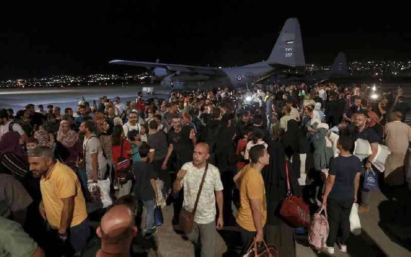 Foreigners airlifted out; Sudanese seek refuge from fighting
