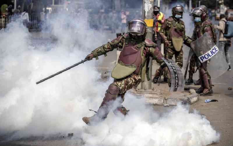 Police clash with university lecturers as students threaten to join demo