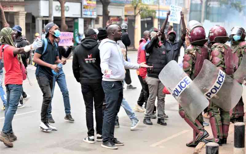 Chaos in Nairobi streets, thre...