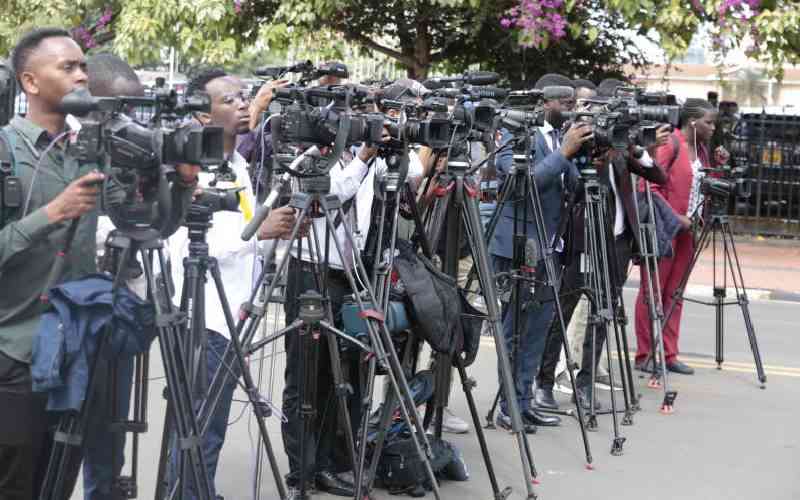 Mainstream media in the wilderness as people go for 'microwave' news