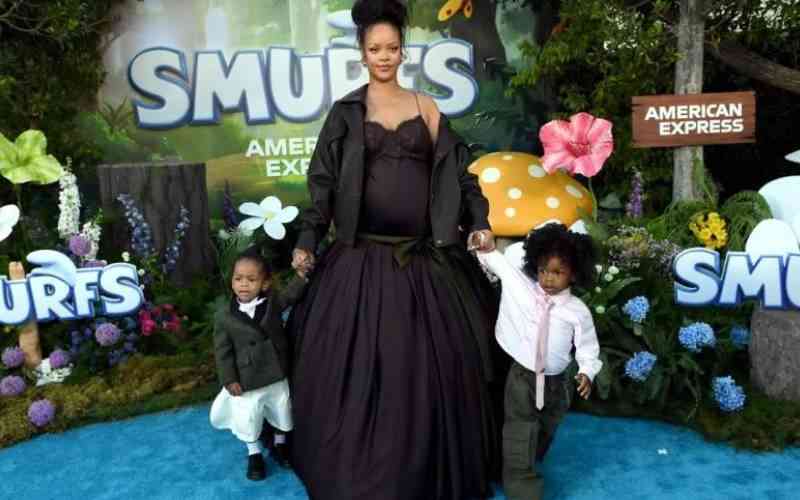 Rihanna and sons shine at 'Smurfs' premiere
