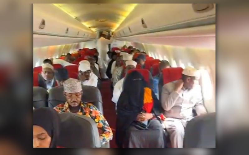 Contrast: Mandera leaders fly in while residents brave muddy roads to attend Ruto's event