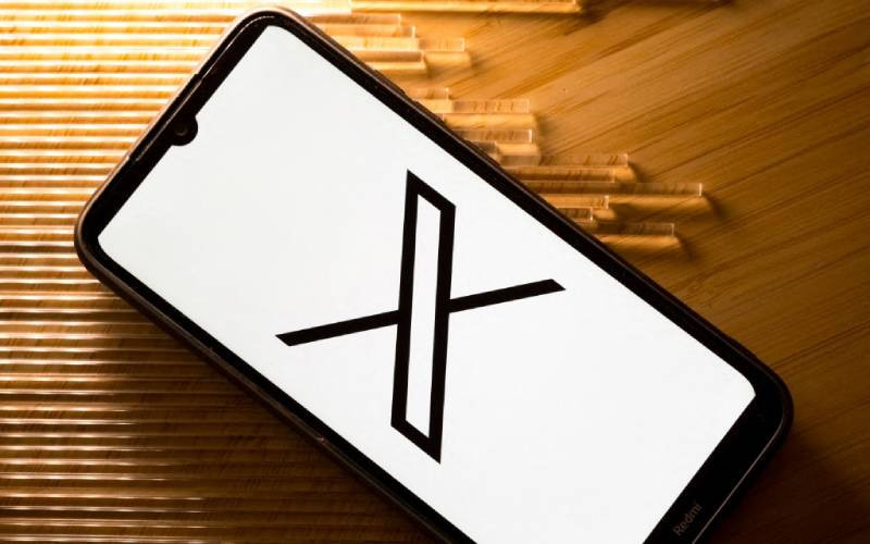 X hit by 'international outages', monitors say