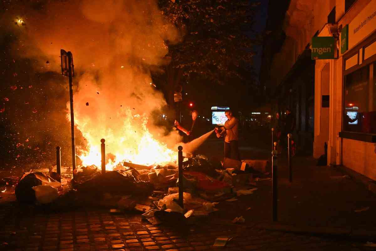 Police 'lost control' during French protests, says interior minister