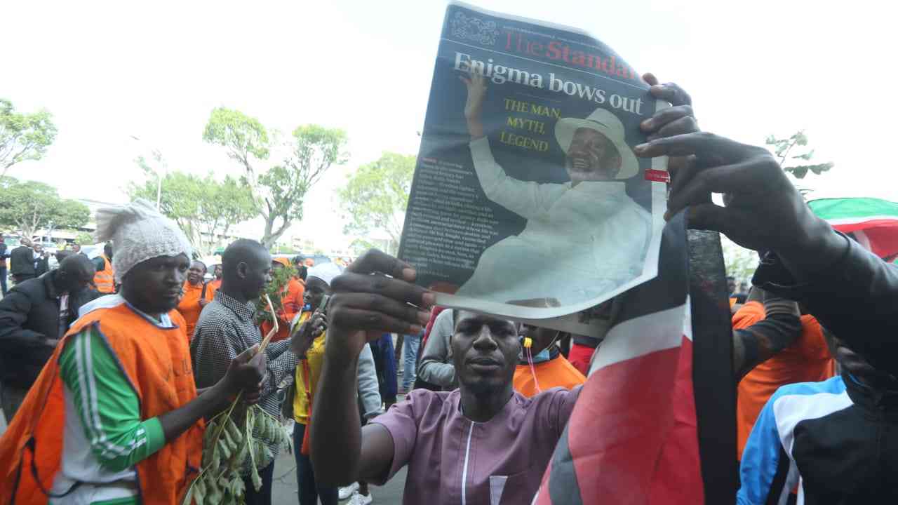 ODM supporters throng JKIA to welcome Raila's body