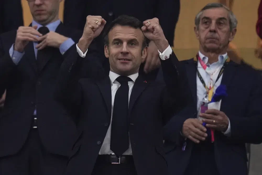 Today at 6pm: Macron returns to Qatar for love of sport, despite criticism