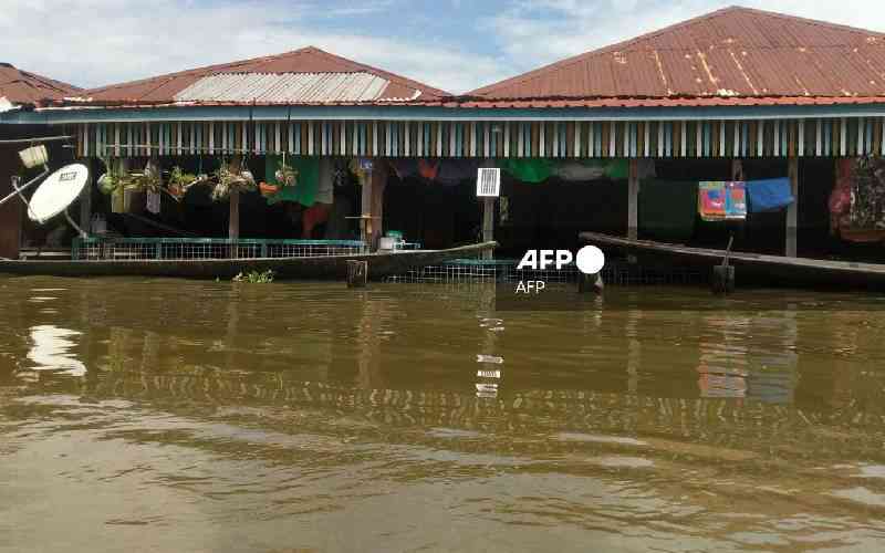 Volunteers rush to help as Myanmar flood toll surges