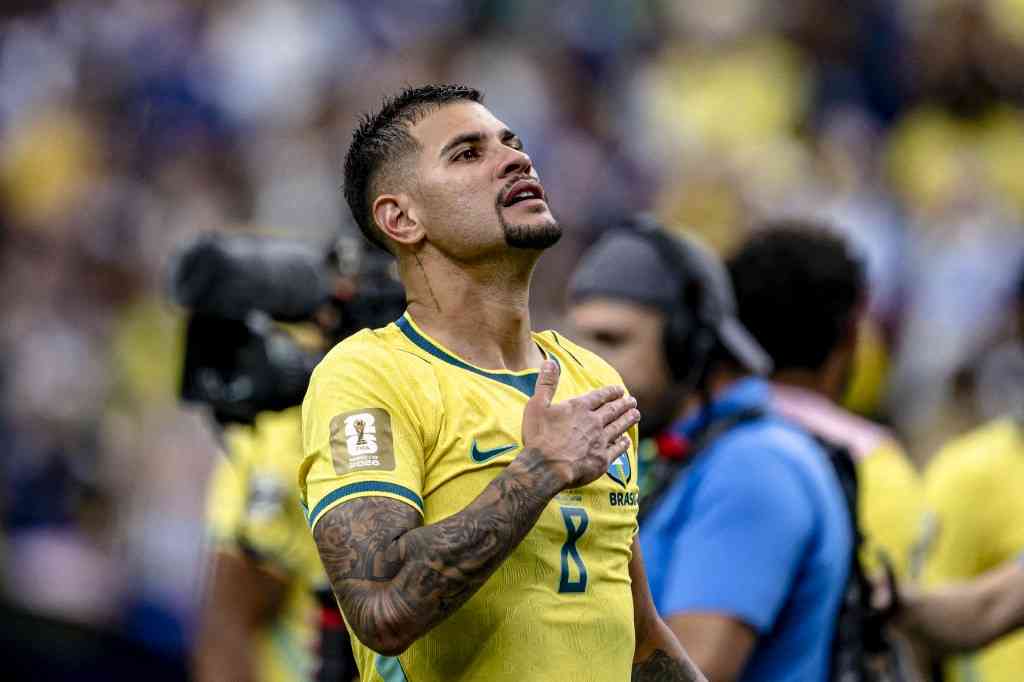Arsenal step up bid to sign Newcastle's Brazilian midfielder Bruno Guimaraes