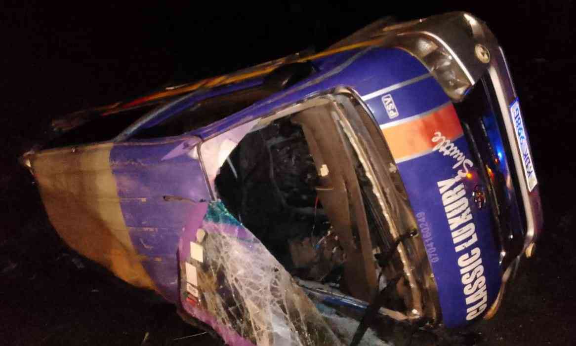 Seven killed as matatu rams into trailer along WebuyeEldoret road