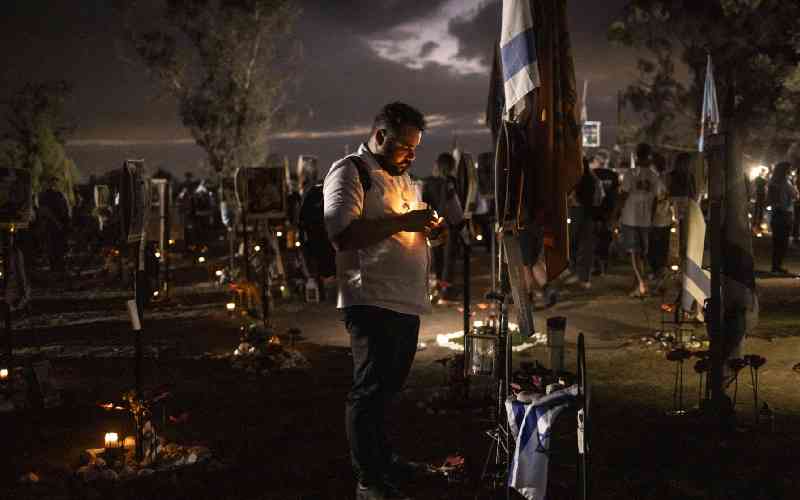 Israelis mark October 7 attack with candles